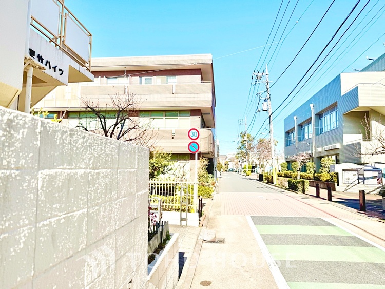 キッチン 家事動線に配慮した、効率的なキッチンレイアウト。調理も片付けもスムーズに行えます。