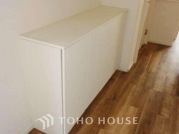 収納 収納力抜群のスペースで、家族の荷物をしっかり整理し、暮らしを快適に保てます。