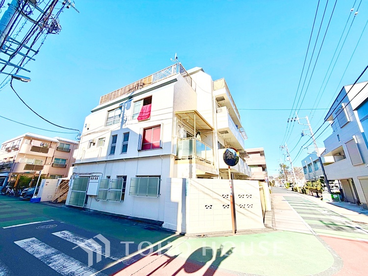 バルコニー 開放感あふれるバルコニーで、朝の光や夜風を感じながら心地よい時間を過ごせます。