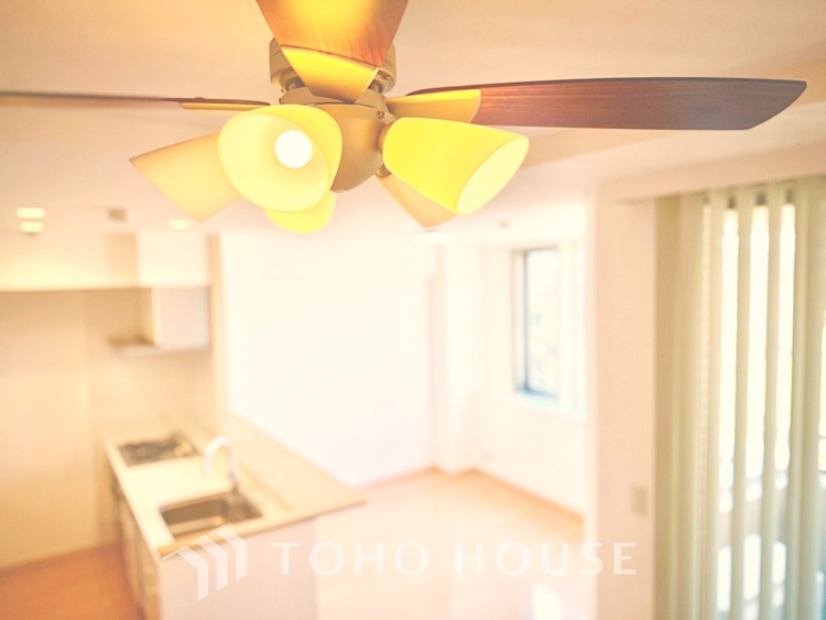 内装 明るく開放的なリビングで、インテリアを楽しみながら快適な暮らしを実現できます。