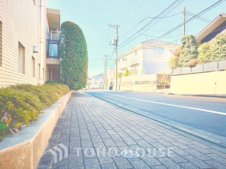 外観 【House of the Sun】太陽の温かな光がお家全体を照らす。そこには目を輝かせ笑顔で見つめてくれる君がいて、「ただいま」の言葉がこだまする。そんな君の瞳に恋している。