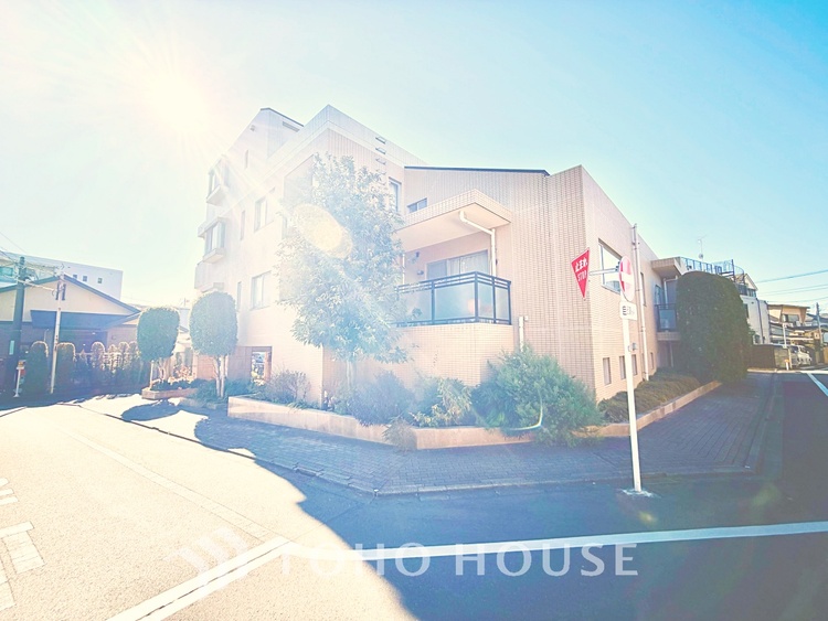 外観 【はるか彼方へ】見上げれば高い空。手を伸ばせば吸い込まれそうな突き抜ける空間。空が高いと気持ちも高揚します。空さえも楽しむ生活を始めませんか