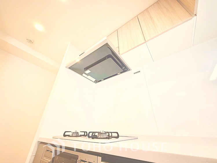 キッチン 家事動線に配慮した、効率的なキッチンレイアウト。調理も片付けもスムーズに行えます。