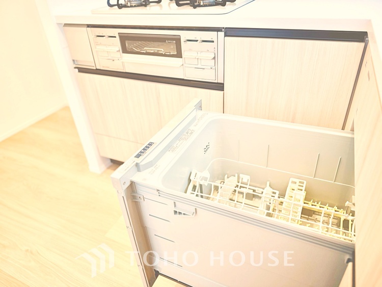 キッチン 食器収納も充実した、片付けやすいキッチン。毎日の家事が快適に進みます。