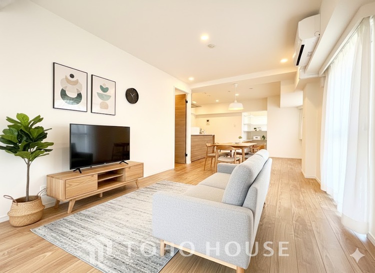 内装 ※家具はCGです。触れることが出来そうな環境が、そのままインテリアに。その豊かで眩い眺望には、心地よい光と風が溢れ、ずっと眺めていたくなるような空間を演出してくれます。