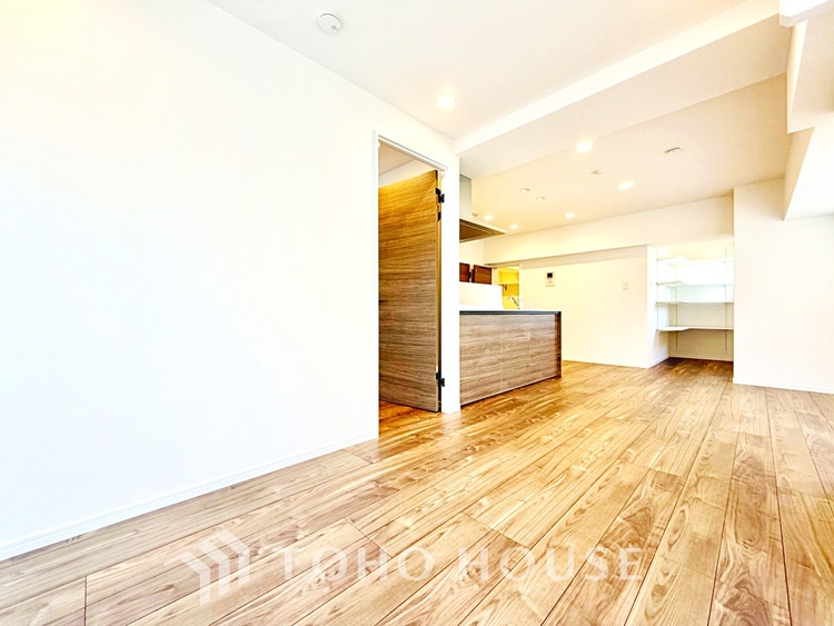 内装 明るく開放的なリビングで、インテリアを楽しみながら快適な暮らしを実現できます。