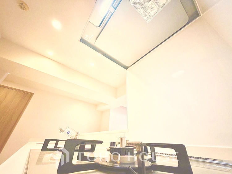 キッチン 家事動線に配慮した、効率的なキッチンレイアウト。調理も片付けもスムーズに行えます。