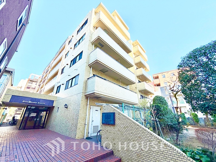 外観 【House of the Sun】太陽の温かな光がお家全体を照らす。そこには目を輝かせ笑顔で見つめてくれる君がいて、「ただいま」の言葉がこだまする。そんな君の瞳に恋している。