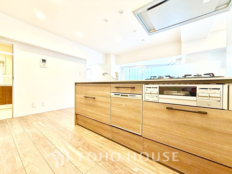 キッチン 毎日の料理が楽しくなる、使いやすいシステムキッチン。家事効率を高める設計です。