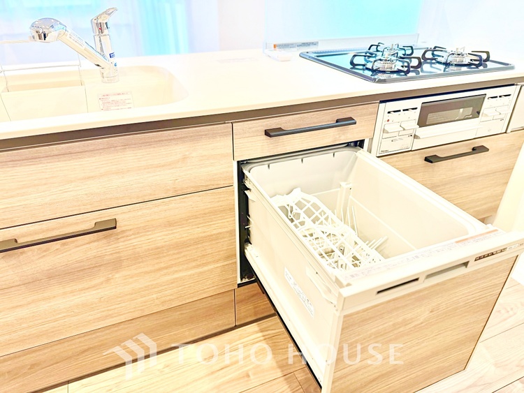 キッチン 家事動線に配慮した、効率的なキッチンレイアウト。調理も片付けもスムーズに行えます。