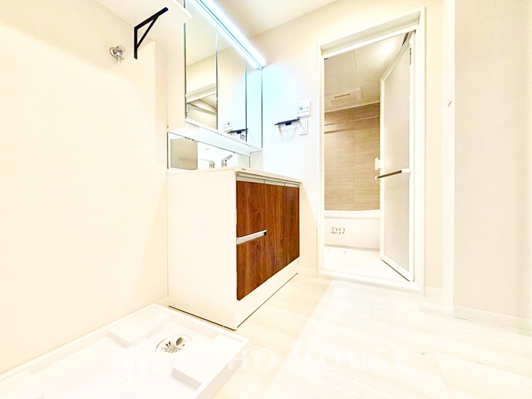 洗面 家族で使いやすい広さと機能を備えた、快適な洗面空間です。