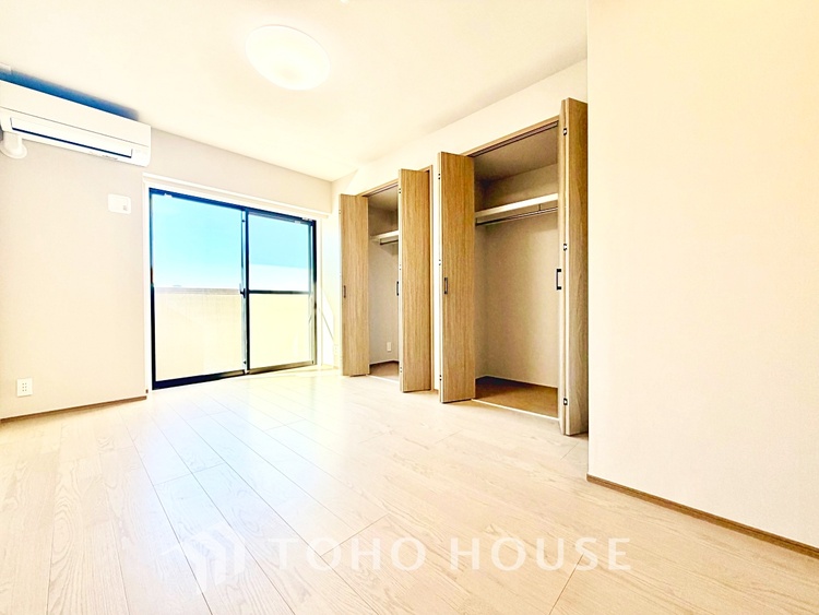 内装 趣味や仕事にも使える、柔軟な洋室スペース。ライフスタイルに合わせて活用できます。