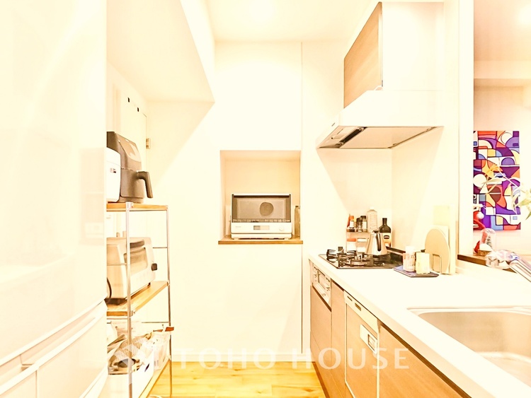 キッチン 毎日の料理が楽しくなる、使いやすいシステムキッチン。家事効率を高める設計です。