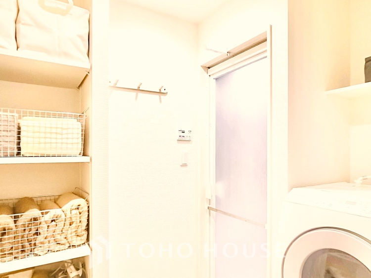 洗面 家族で使いやすい広さと機能を備えた、快適な洗面空間です。