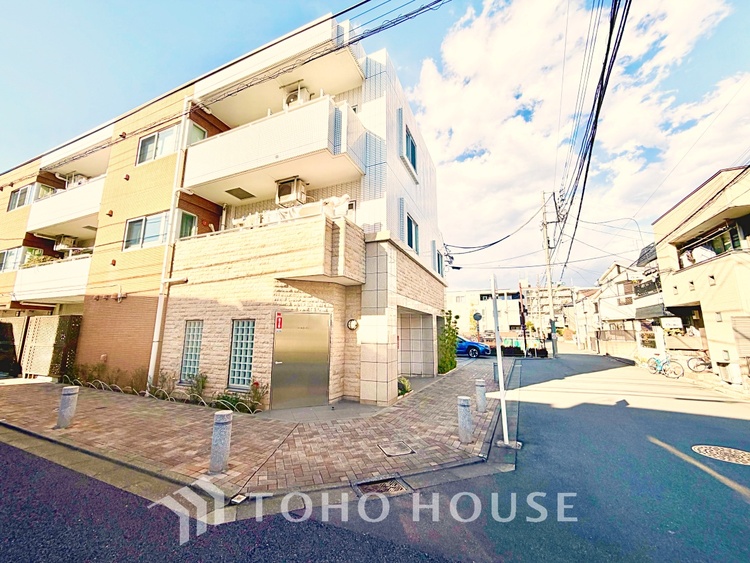 収納 クローゼット完備で、季節物の衣類や小物もきれいに収納できる便利な設計です。