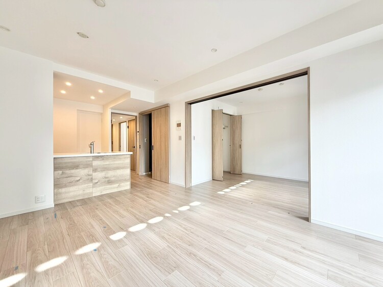 居間 伸びやかな空間のなかで、ゆったりとしたひとときを過ごせます。