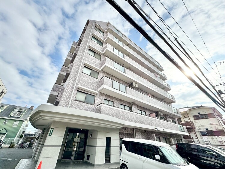 外観 飽きのこないシンプルモダンな外観です。