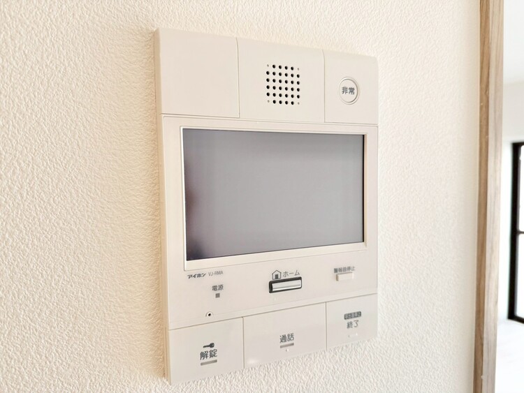 設備 誰が来てもわかる様にモニター付きインターホンを設置。