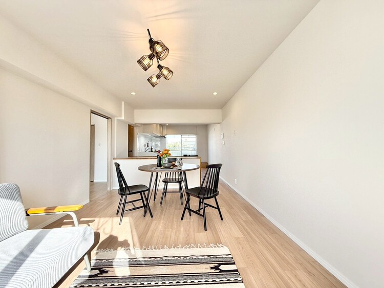 居間 充実した生活は伸びやかな居室空間から始まります。