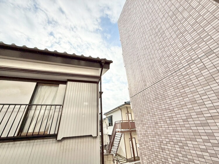 バルコニー 眺望や窓からの景色が良いと、家で過ごす時間も快適です。