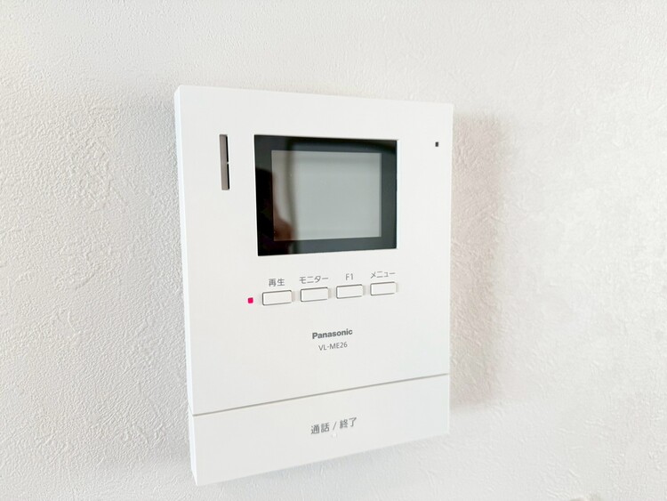 設備 誰が来てもわかる様にモニター付きインターホンを設置。