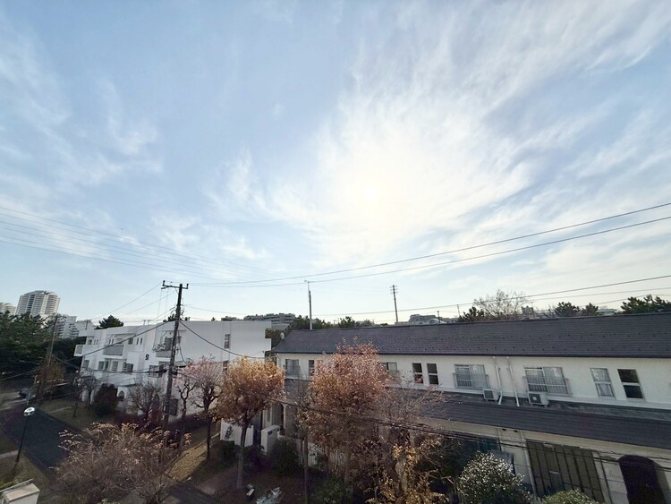 バルコニー 陽当たり・通風・開放感に恵まれた環境です。