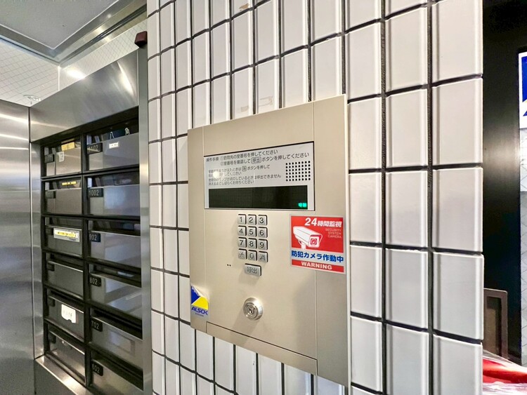 設備 誰が来てもわかる様にモニター付きインターホンを設置。