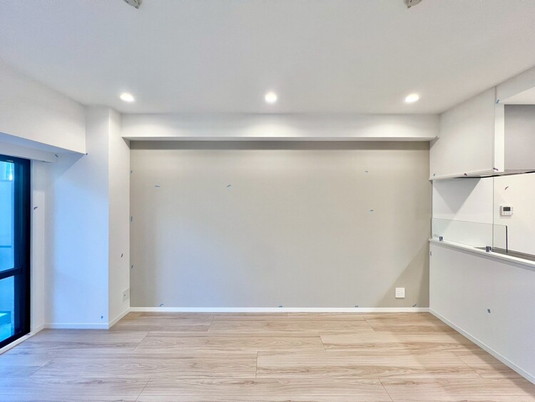 居間 通風・採光に優れ、心地よい光と風が溢れています。