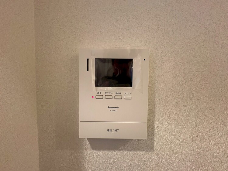 設備 誰が来てもわかる様にモニター付きインターホンを設置。