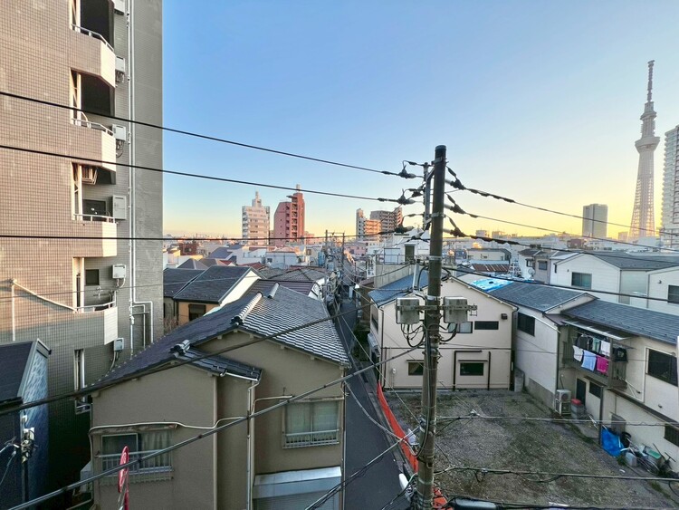 バルコニー 眺望や窓からの景色が良いと、家で過ごす時間も快適です。