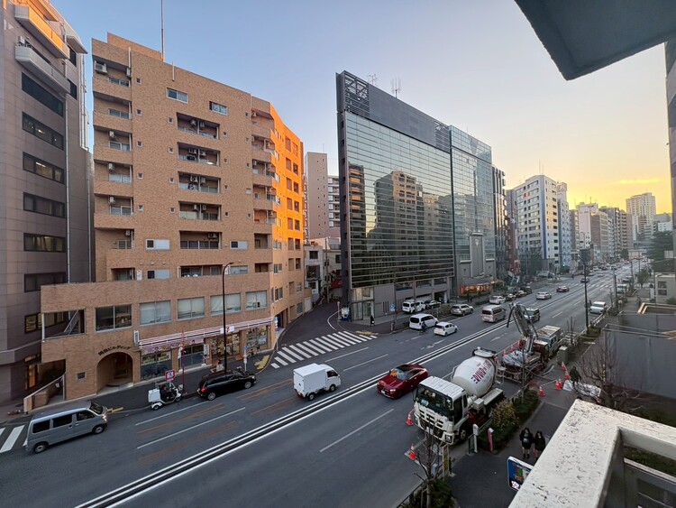 バルコニー 陽当たり・通風・開放感に恵まれた環境です。