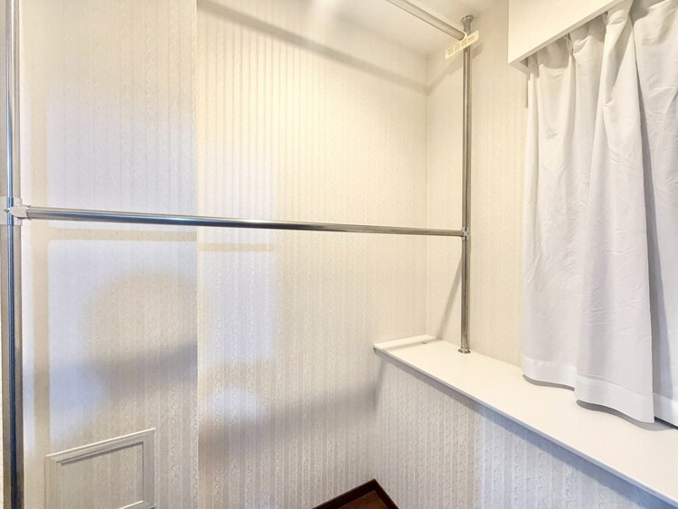 その他 収納スペースが付いていて、お部屋を広く使っていただけます。