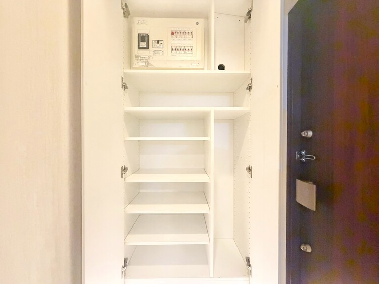 その他 家電やスーツケース、ストック品など何でも片付く嬉しい空間です。