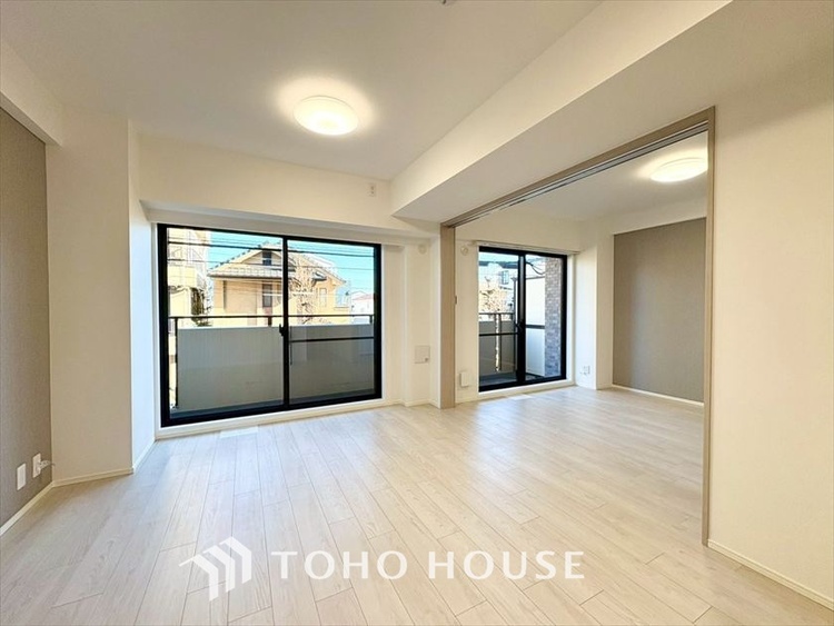 内装 現在改装中◆simple is best◆無駄のない綺麗なつくりのリビングルームであなただけの暮らしを。