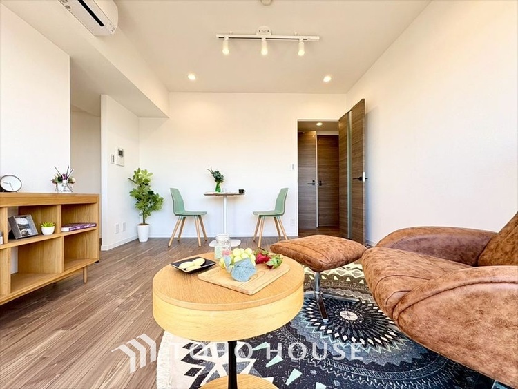 内装 【LIVING】◆煌びやか◆愛おしい家族との団欒の時間をより一層幸せなものに感じさせる煌びやかなLDK。輝かしい毎日が待っています。