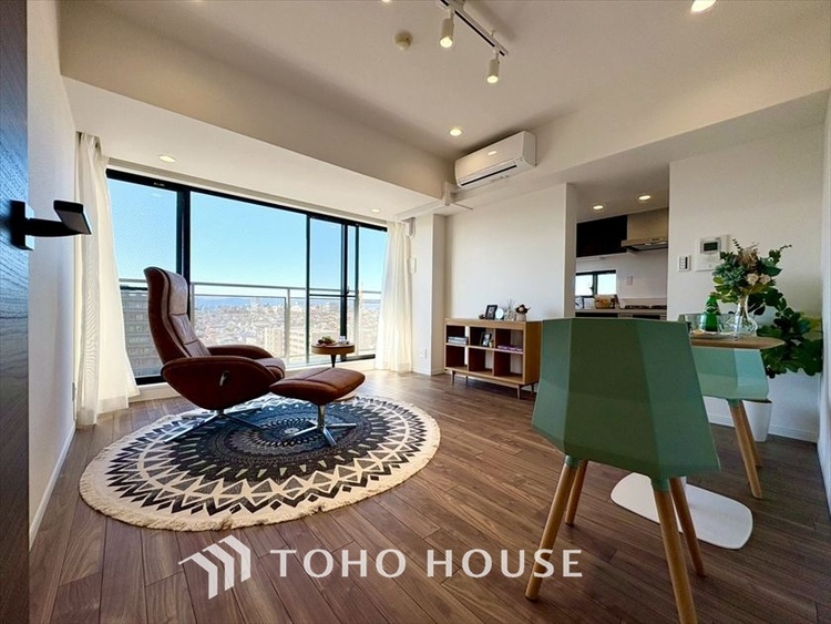 内装 【LIVING】◆住む喜び、楽しさ、感動◆を君と共有したい。いつまでもずっと家族を見渡せるこの広い空間で。