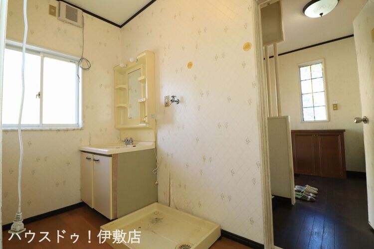 その他 【洗面所】広々とした洗面所。洗濯パンもついております