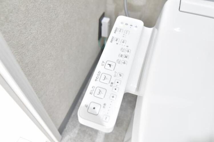 設備 シャワートイレを標準装備。操作パネルで、洗浄機能や温度設定などもラクラク設定できます。