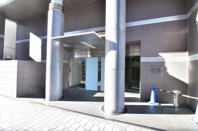 エントランス エントランスは、まさに顔となる場所。シンプルながらも格調高い雰囲気を漂わせて上質な空間。