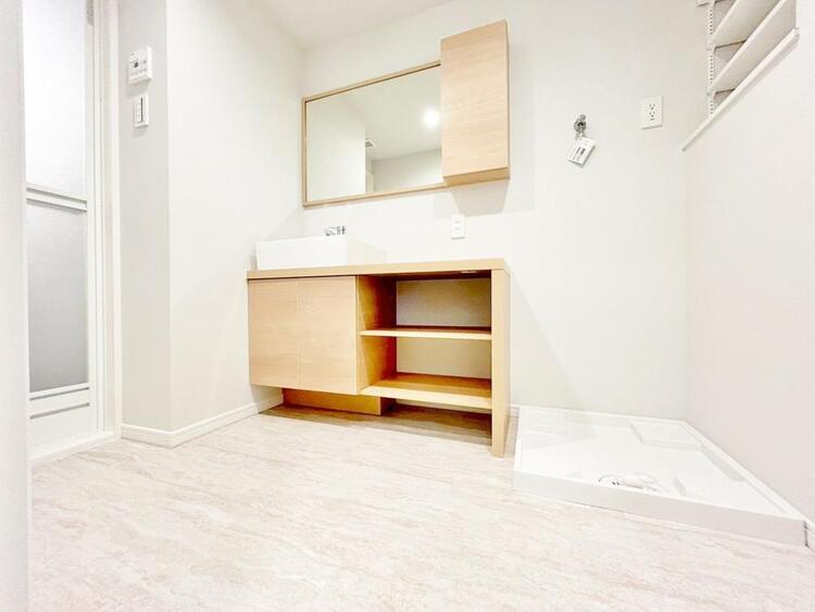 その他 十分な広さの脱衣所。