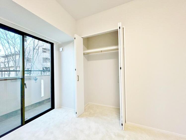 その他 収納スペースが付いていて、お部屋を広く使っていただけます。