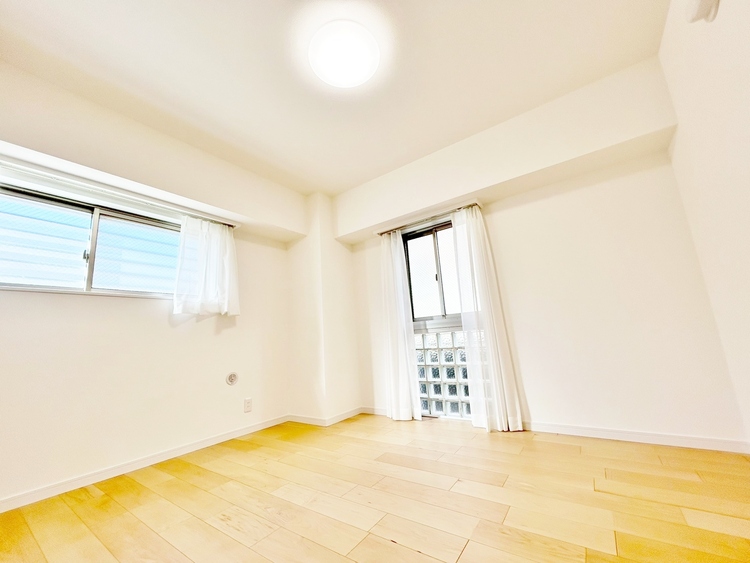 その他 清かで艶やかな時間をもたらしてくれる室内です。