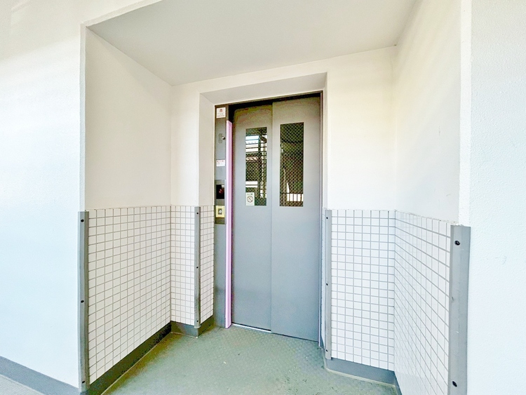 その他 エレベーター完備のため荷物が多くなっても安心。