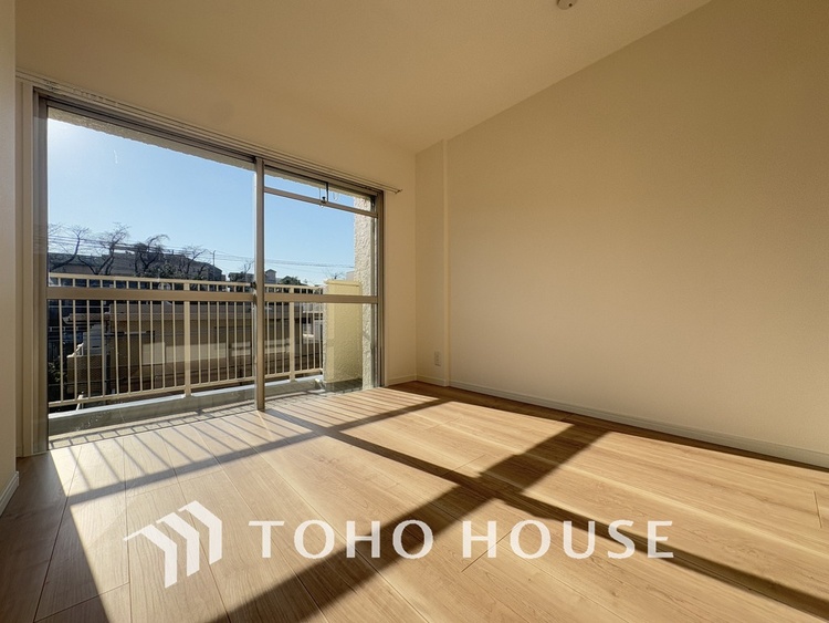 内装 1日の疲れを癒し、心地よく寛げるようゆったりとした広さをしています