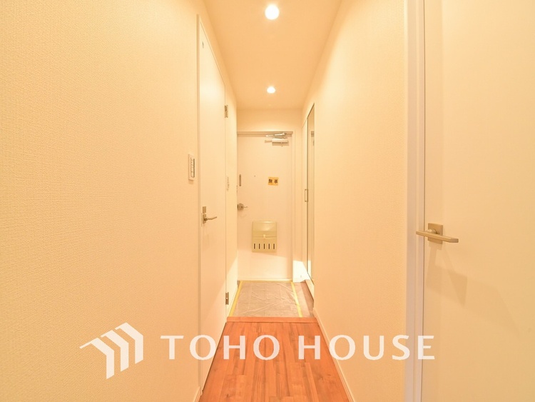 玄関 飾り過ぎないシンプルな内装の玄関