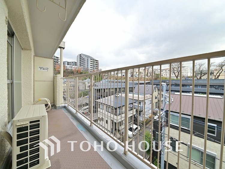 バルコニー 陽当たり良好なバルコニー