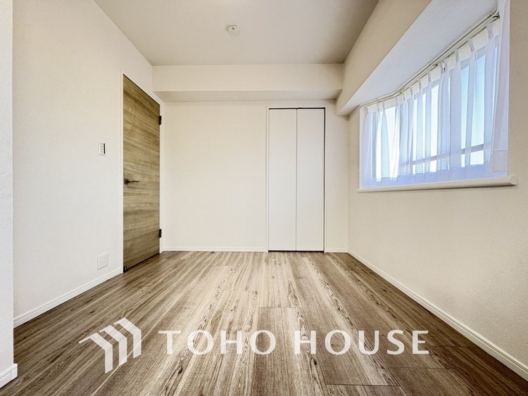 内装 採光もある洋室は、くつろぎのひと時を過ごすのにぴったり