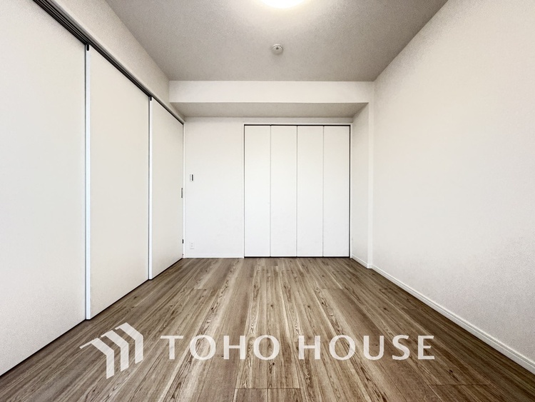 内装 シンプルですっきりとした室内は飽きのこない居心地の良い雰囲気です