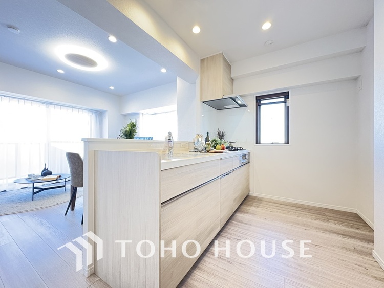 キッチン シンプルな部屋の雰囲気に溶け合うナチュラルキッチン