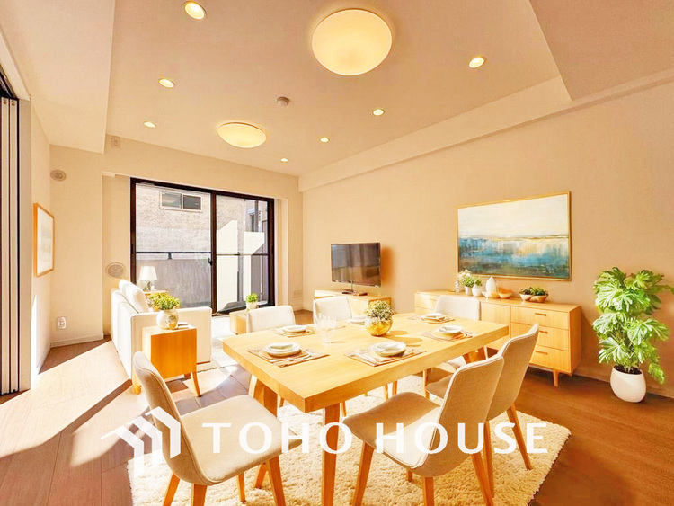 内装 明るいLDKは自然と家族が集まるコミュニケーションの場所に（家具は全てCGです）